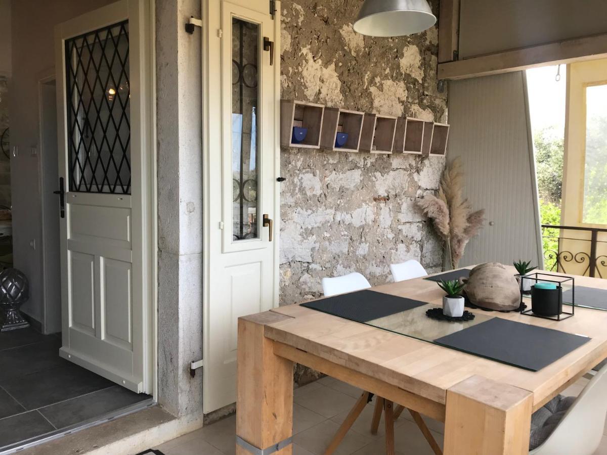 Stone House Chiara Seaview Apartment Funtana Exterior photo