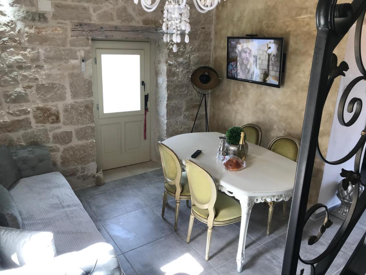 Stone House Chiara Seaview Apartment Funtana Exterior photo
